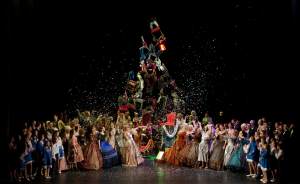 Оперный театр отметит Новый год со вкусом