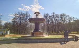 В Екатеринбурге включили фонтаны