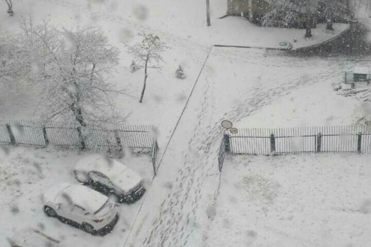 Города Свердловской области завалило снегом