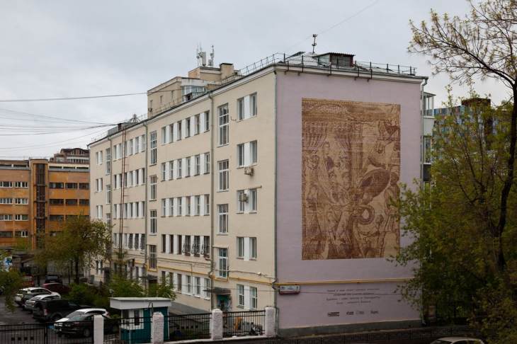В Екатеринбурге появился первый в мире стрит-арт-объект, созданный роботом