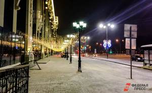 Екатеринбург «примеряет» новогоднюю подсветку