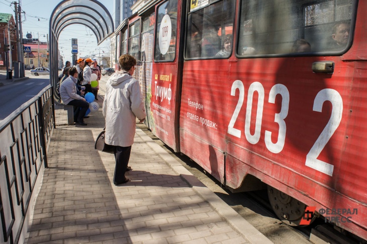 В Екатеринбурге реконструируют трамвайные остановки