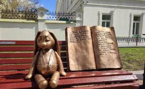 Арт-объект «Грустный Зайка» появился на улицах Екатеринбурга
