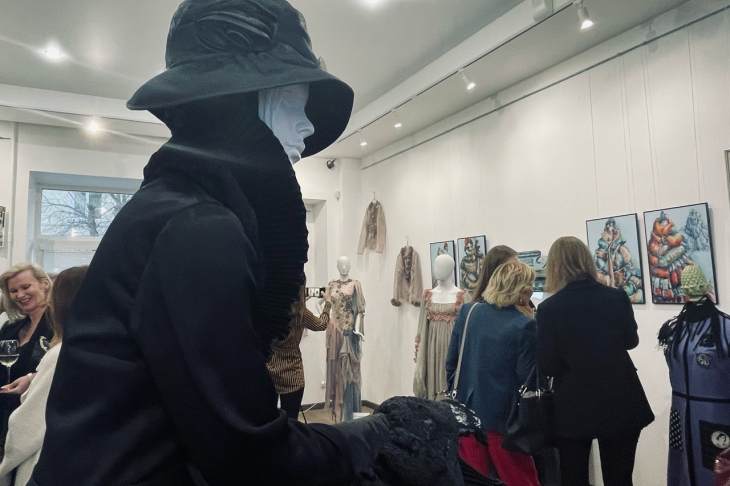 ​Неделя моды в Екатеринбурге открылась выставкой костюмов от дизайнеров