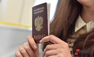 Евгений Куйвашев попросил горожан брать с собой паспорт, выходя из дома