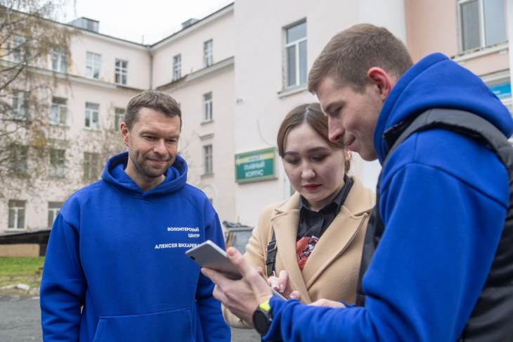 ​Алексей Вихарев на субботнике призвал горожан голосовать за парки Екатеринбурга