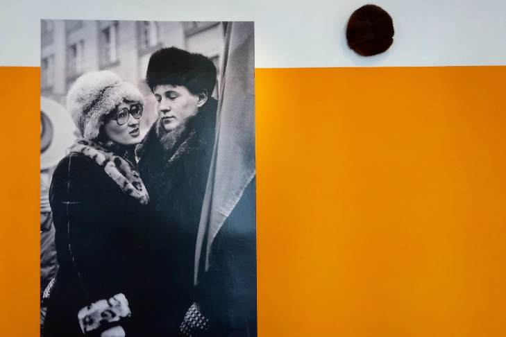 «Зеркало, шапка, цветок и стакан»: в «Дом Метенкова» открылась фотовыставка