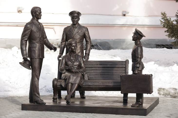 В Екатеринбурге открыли памятник офицерам