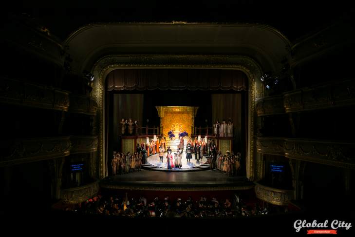 В «Урал Опера Балет» покажут концерт-путешествие по рождественским праздникам