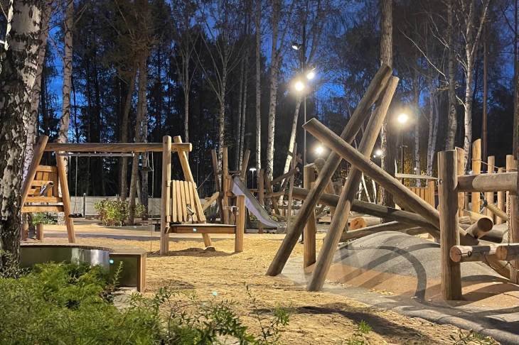 Детская площадка с театром и квестами появилась в Парке Маяковского