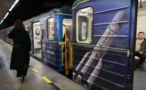 Космонавты Екатеринбурга запустили в метро тематический поезд