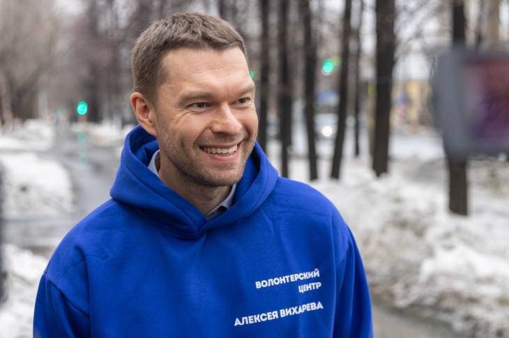 Волонтеры Алексея Вихарева помогают горожанам выбрать парк для благоустройства