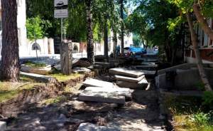 На Пушкина восстановили тротуар из старинных плит XIX века