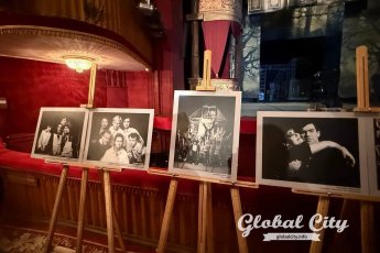 В Екатеринбурге запустили рок-прогулки по Свердловской музкомедии