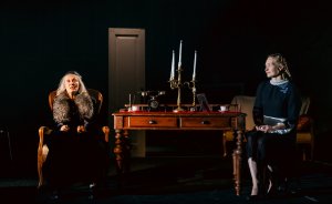 Безжалостный театр Алексея Янковского: почему на премьере «Дома» в Екатеринбурге зрителям пришлось выживать вместе с актрисами