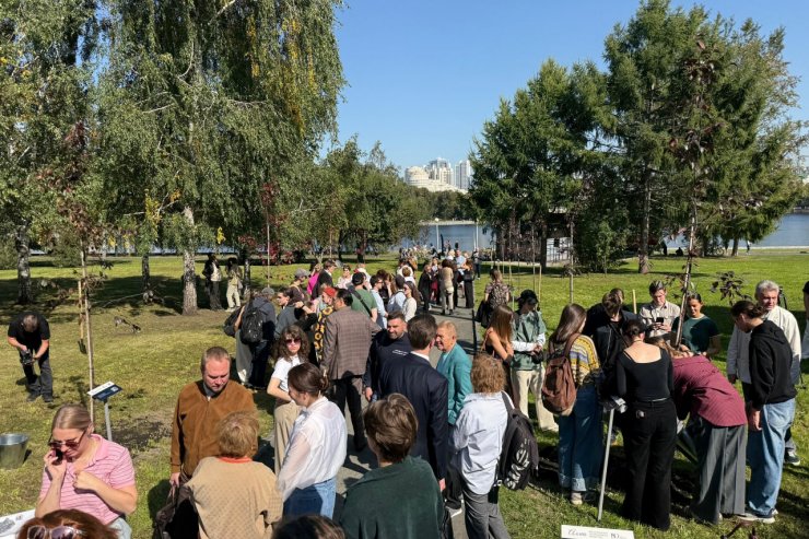 В Екатеринбурге открыли Театральную аллею