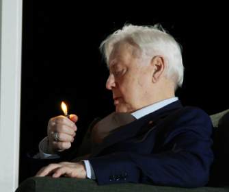 Олег Табаков в спектакле «Юбилей ювелира»