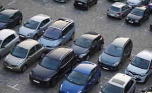 В Екатеринбурге начали штрафовать не оплативших парковку автовладельцев