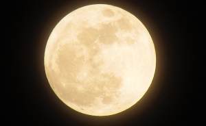 «Жизнерадостная» луна взойдет над Екатеринбургом