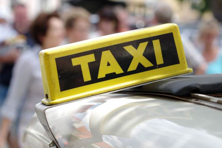 Екатеринбуржцы предпочитают премиум-такси по субботам