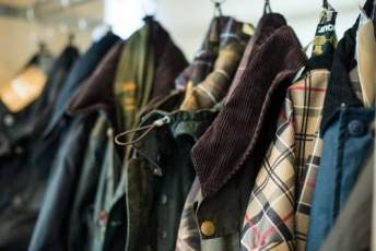 В Екатеринбурге можно будет купить любимые куртки Джеймса Бонда