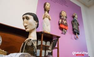 В Музее истории Екатеринбурга открылась выставка кукол «Сор из избы»