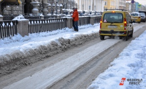 В Екатеринбурге образовались пробки из-за сильного снегопада