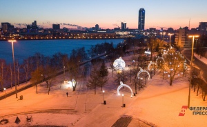Екатеринбургу оставят праздничную иллюминацию на весь год