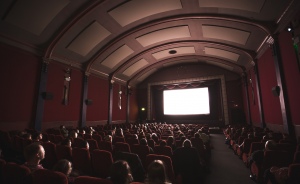 Кинотеатры предоставят льготы для врачей после пандемии