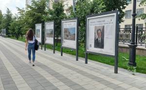 В Екатеринбурге открыли уличную выставку на проспекте Ленина