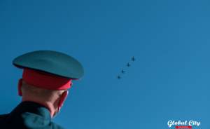 День Победы в Екатеринбурге: парад военной авиации и реконструкция событий военных лет