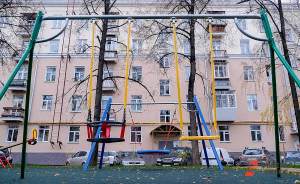 Во дворах Екатеринбурга разместили мобильные пункты для голосования по поправкам в Конституцию