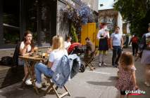 Как город Е карантин переживал: летние веранды кафе и ресторанов наполнились посетителями