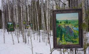 В галерее Екатеринбурга создали лес для открытия выставки