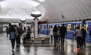 ​В Екатеринбургском метрополитене установили аппараты по продаже защитных масок