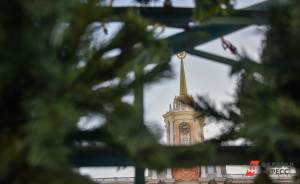 ​Глава Екатеринбурга попросил горожан провести Новый год и Рождество в кругу семьи
