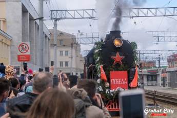 ​Сотни горожан встретили ретропоезд в Екатеринбурге