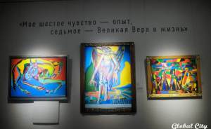 ​«Мир держится на людях, которые не живут как все»: в Екатеринбурге открылась выставка путешественника Федора Конюхова
