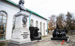 ​В Историческом сквере Екатеринбурга воссоздадут бюсты Петра I и Екатерины I