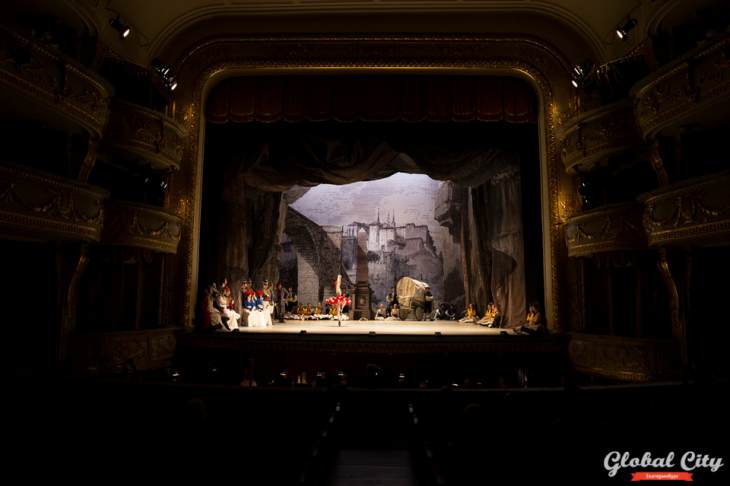 ​Жители Екатеринбурга смогут посещать театры и музеи со скидкой