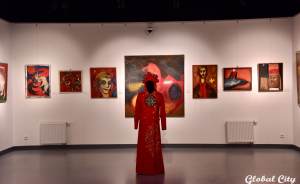​Red, green, blue: в Екатеринбурге открылась яркая выставка современного искусства