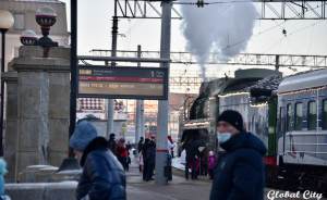 ​Поезд Деда Мороза в Екатеринбурге: как прошла встреча с новогодним волшебником