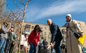 ​В Екатеринбурге высадили яблоневый сад на Аллее туризма