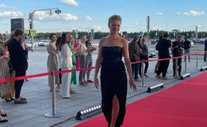 Звезды красной ковровой дорожки: В Екатеринбурге открылся международный кинофестиваль