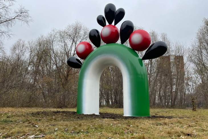 ​В екатеринбургском парке появился портал в будущее от уральского художника