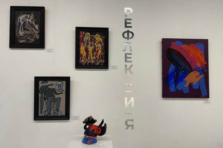 В Екатеринбурге открылась новогодняя выставка-продажа картин уральских художников