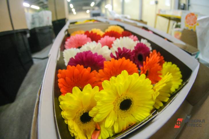 ​В Екатеринбург привезли более 200 тонн цветов