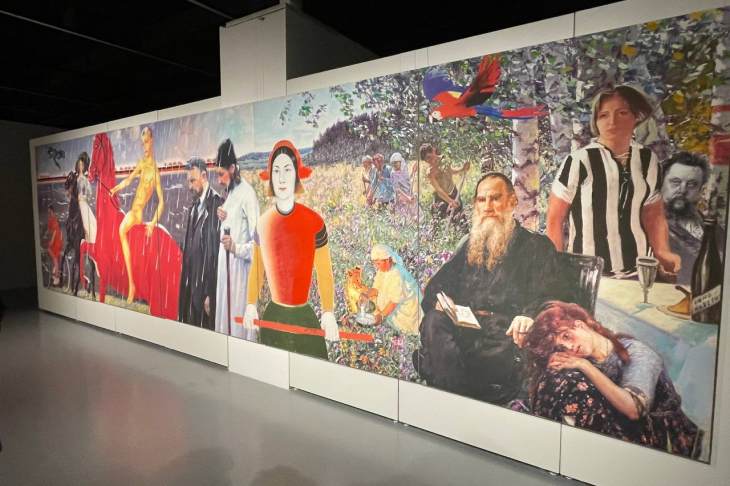 ​Картины уральских художников представили на выставке в Москве