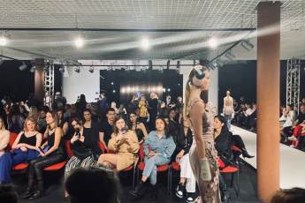 Анималистичный принт, кружево и блестки: уральские дизайнеры представили свои коллекции на Неделе моды в Екатеринбурге