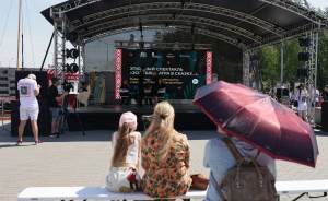 ​Спектакли под открытым небом и погружение в мир сказок: как прошел фестиваль «Дикоросы» в Екатеринбурге